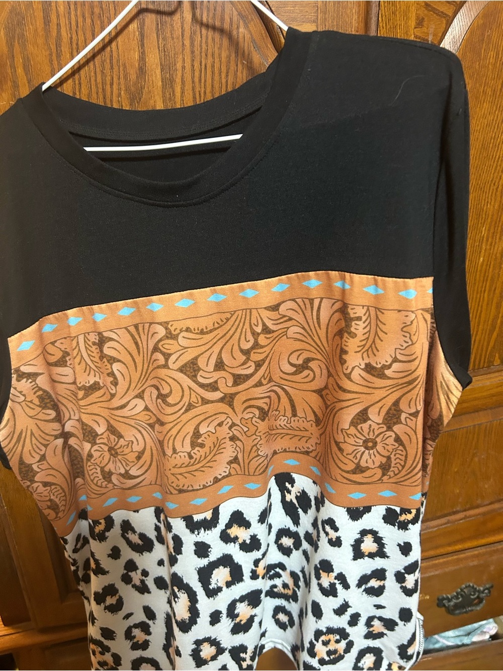 Black and Brown Patterned Women's Tee